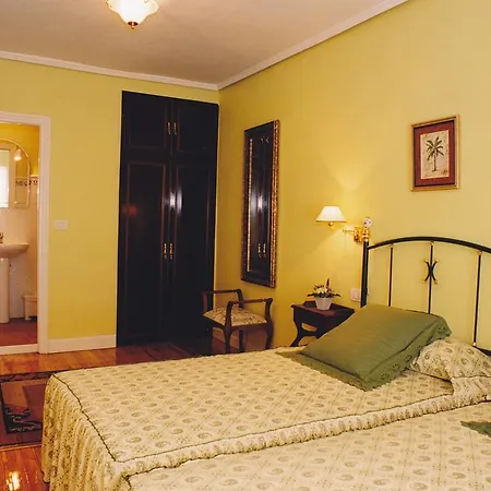 Torre Ercilla Ostatua 3* بيرميو